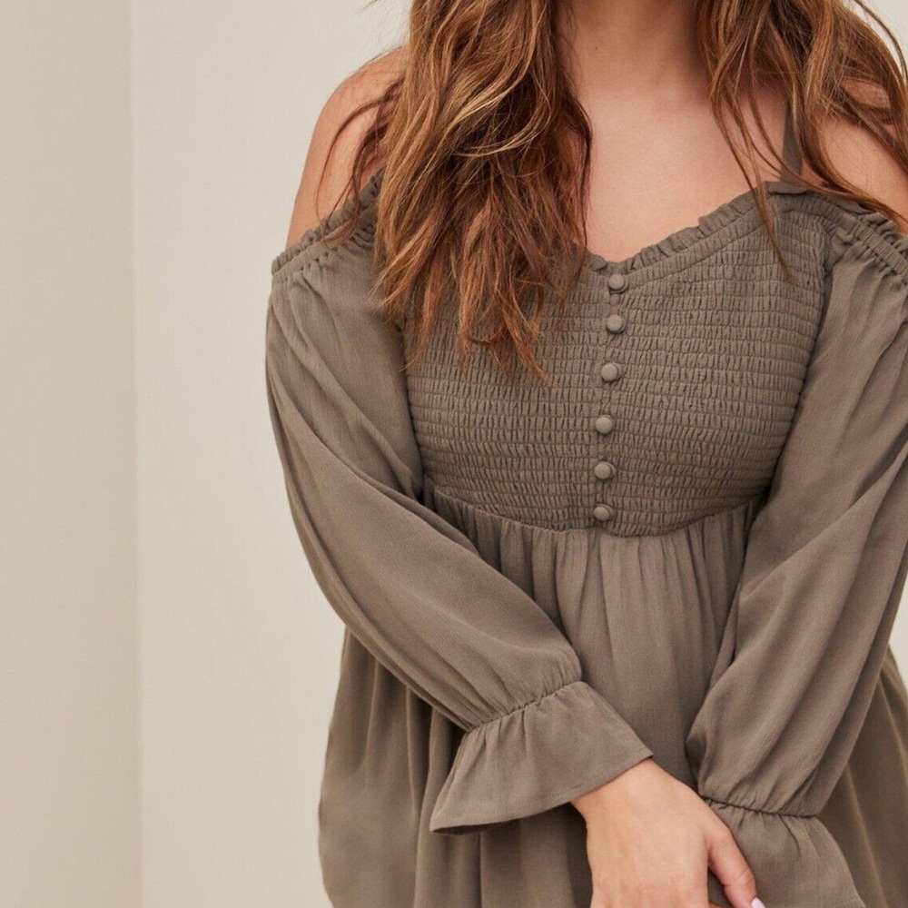Torrid Olive Green Smocked Cold Shoulder Blouse Boho Peasant Top Size 4